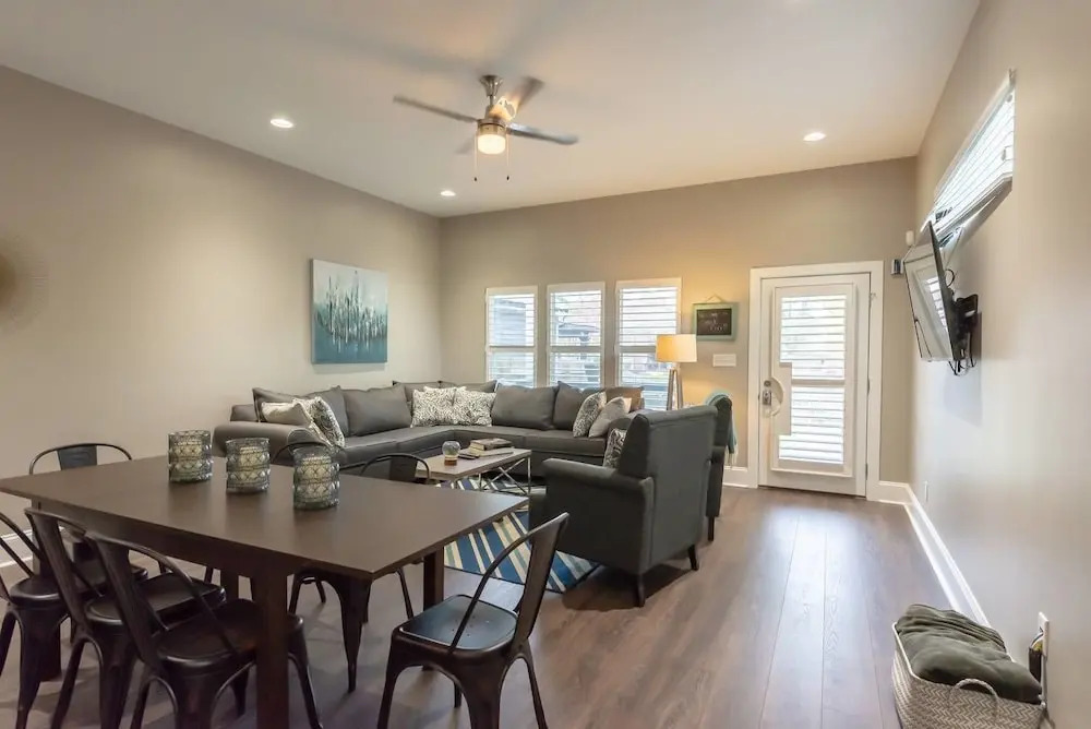 Sweet Indy Retreat New 4 Bd 4 Ba Sleeps 16!