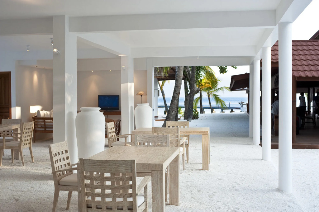 Diamonds Athuruga Maldives Resort & Spa