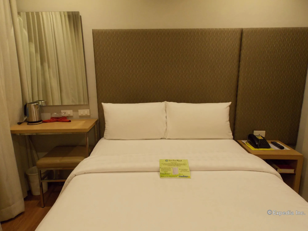 Madison Hotel PHL