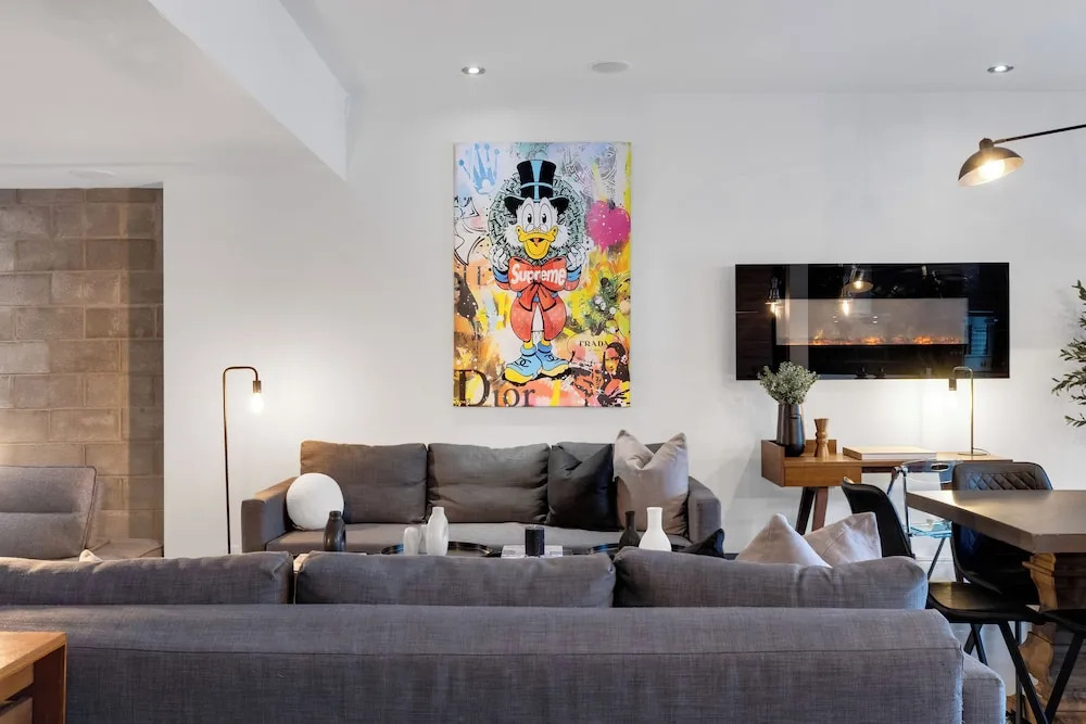 LiV MTL MTL Plateau Urban Suites Near Downtown Montreal