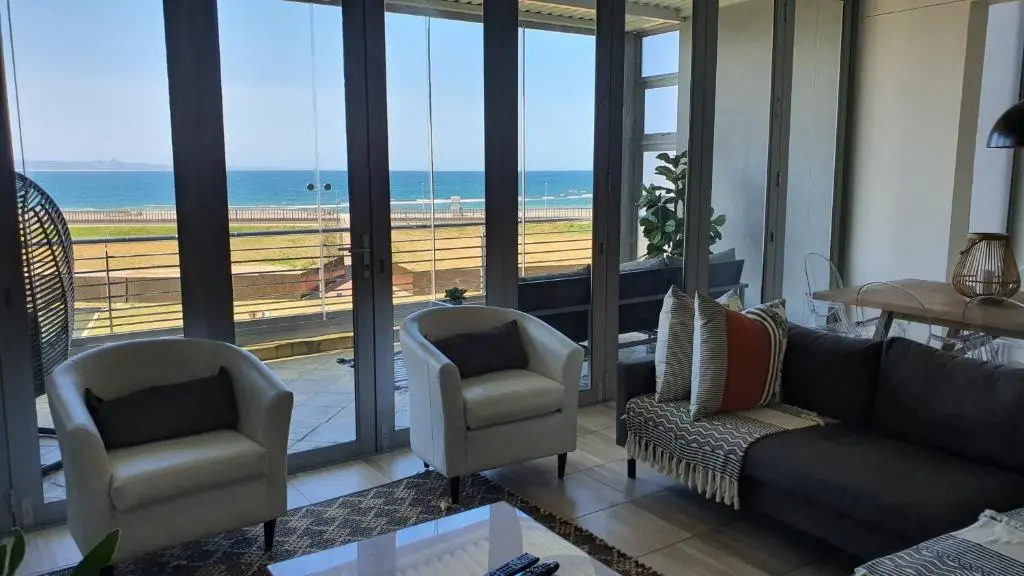 Accommodation Front - Gorgeous 4 Sleeper Beachfront Apartment