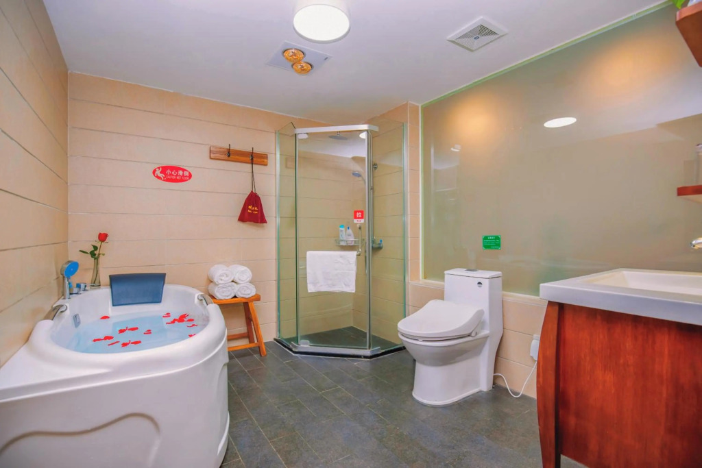 Wenjun Courtyard Hotel Chengdu ,English-Speaking , Pick-up Service ,Laundry Service , Local Tours