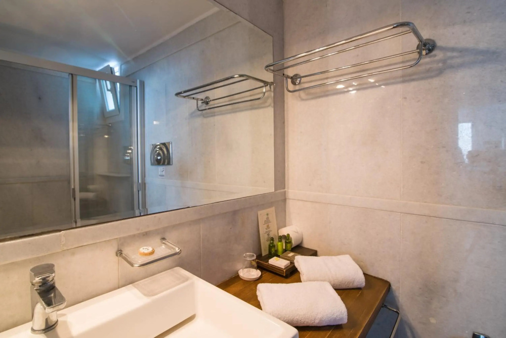 Antinea Suites Hotel & Spa
