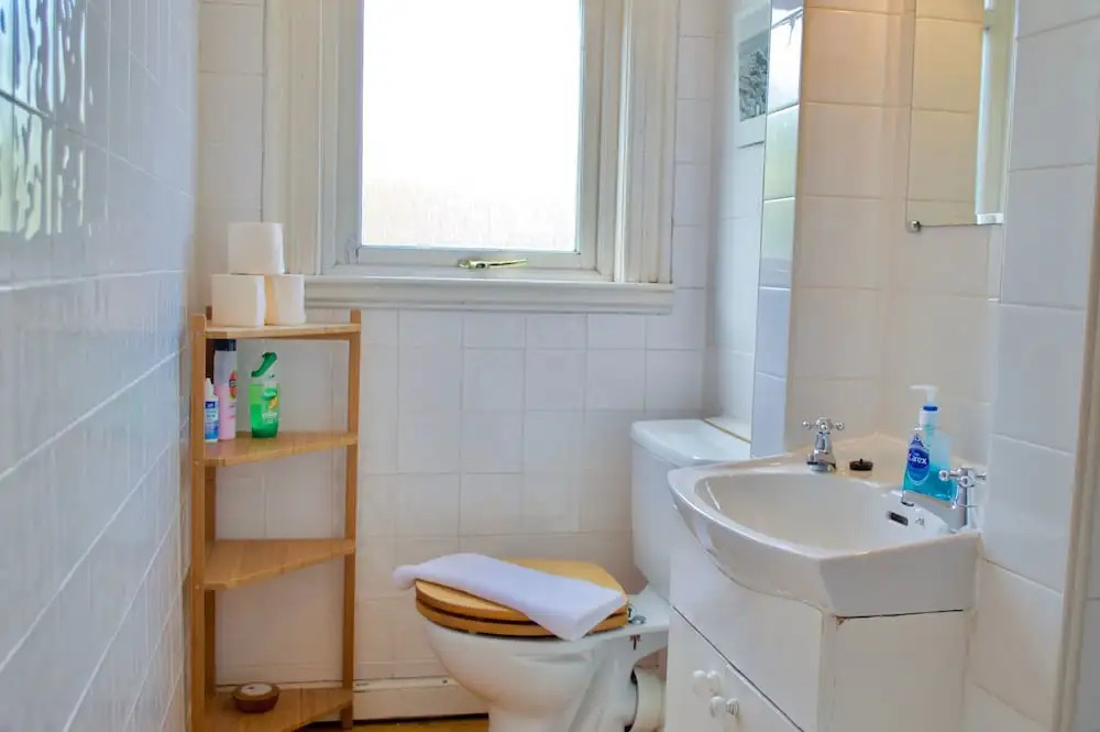2 Bedroom Flat By The Water Of Leith