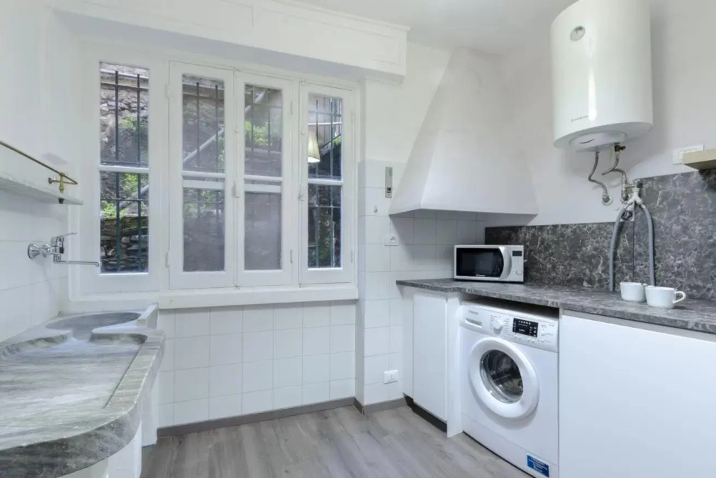 ALTIDO Spacious 2BR Portofino apartment with views of the bay