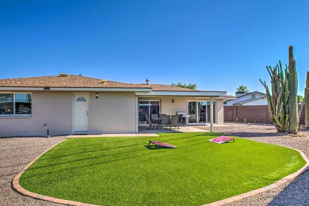 Pet-friendly Arizona Escape: Golf & Hike Nearby!
