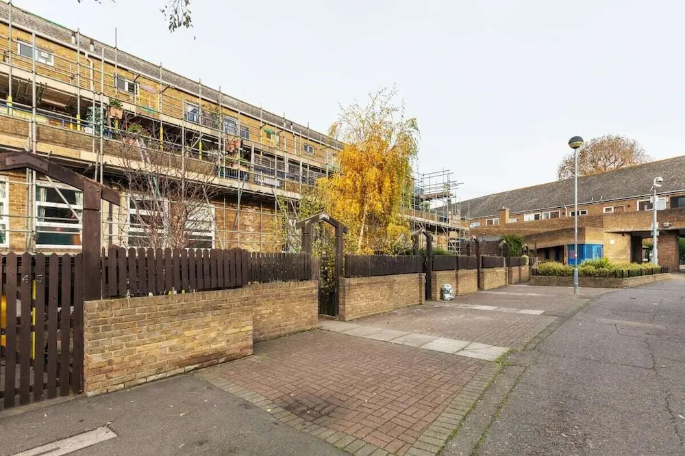 Designer 3 Bed House With Spacious Interior in Haggerston