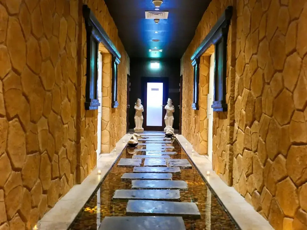 Oceanfront 2BR Apartment With Sea Views