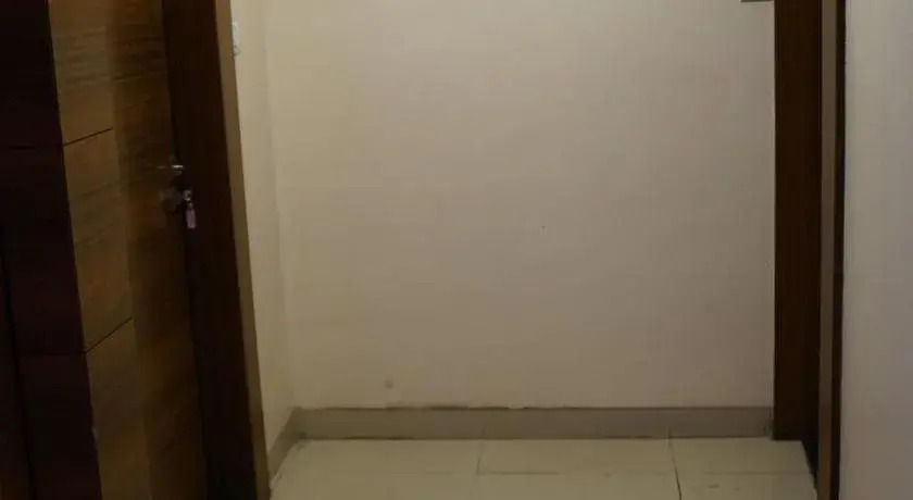 Iris Hotel