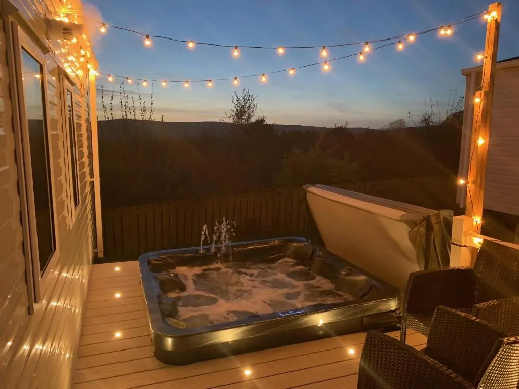 Livvi Rosas Lodge