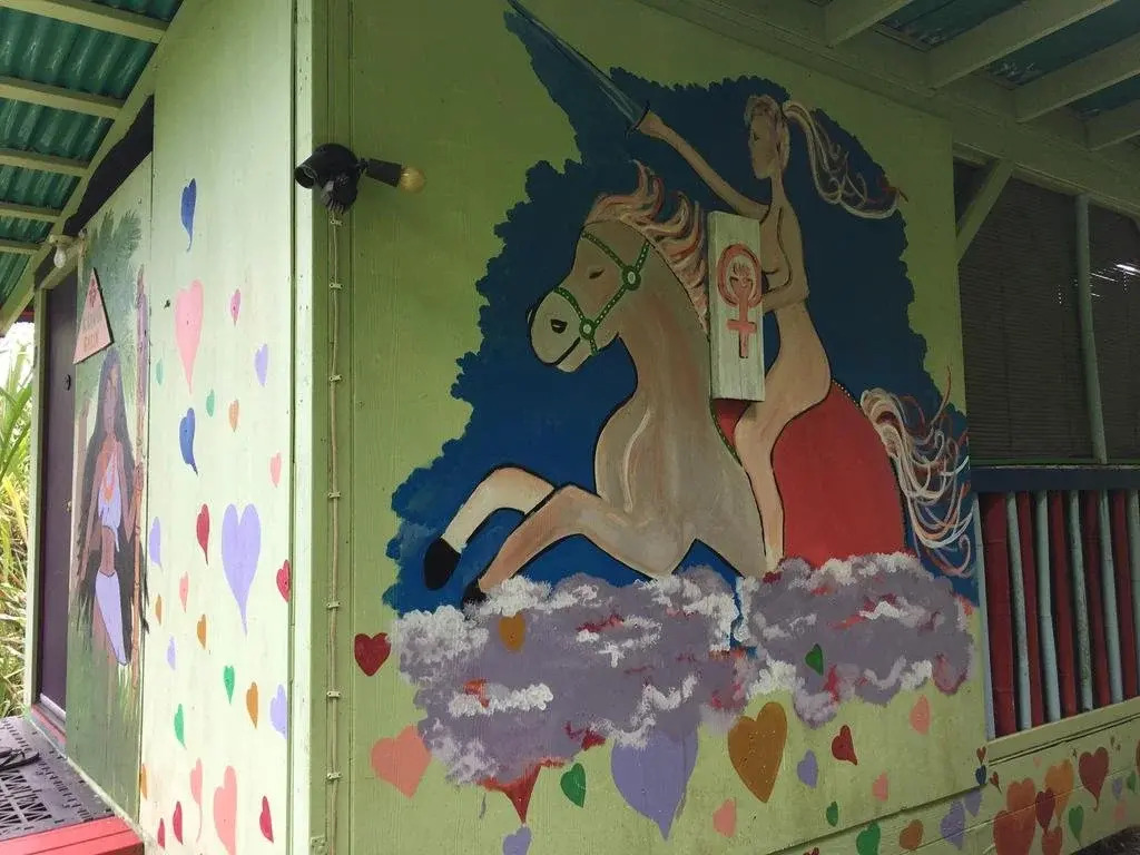 Hedonisia Hawaii Eco-Hostel Community