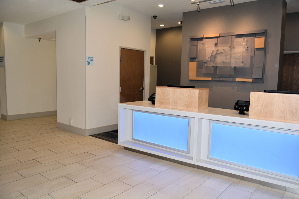 Holiday Inn Express & Suites by IHG
