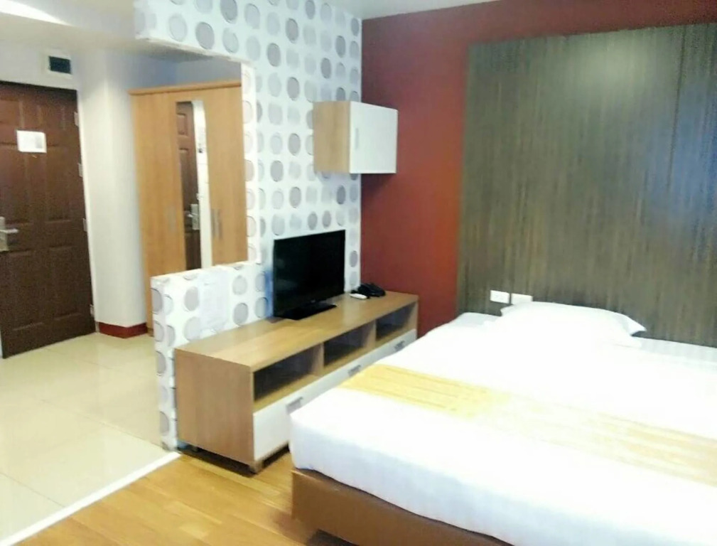 101 Holiday suite