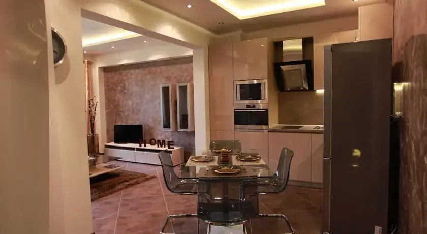 Brown Cottage Apartment