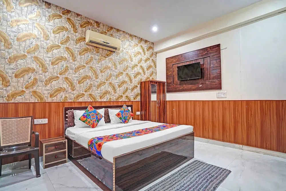 Fabhotel Comfort Inn