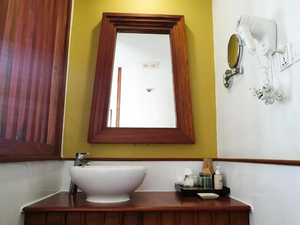 Le Palais Juliana Experience tradition on us Book 2 nights and get a free morning alms-giving session