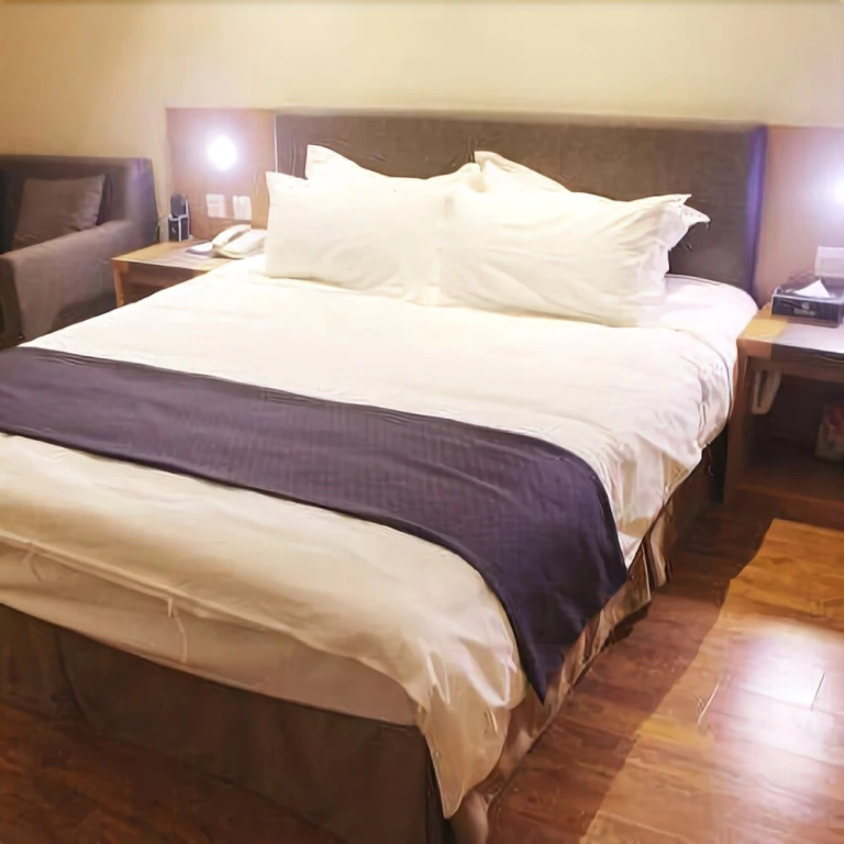 V Yeginn Hotel