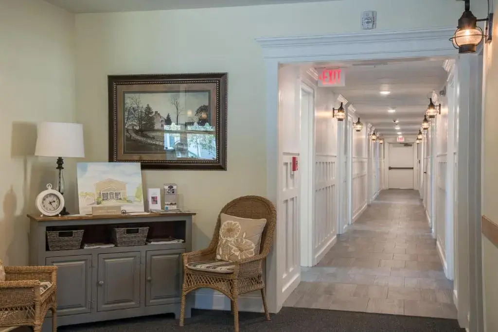 Harbor House Inn