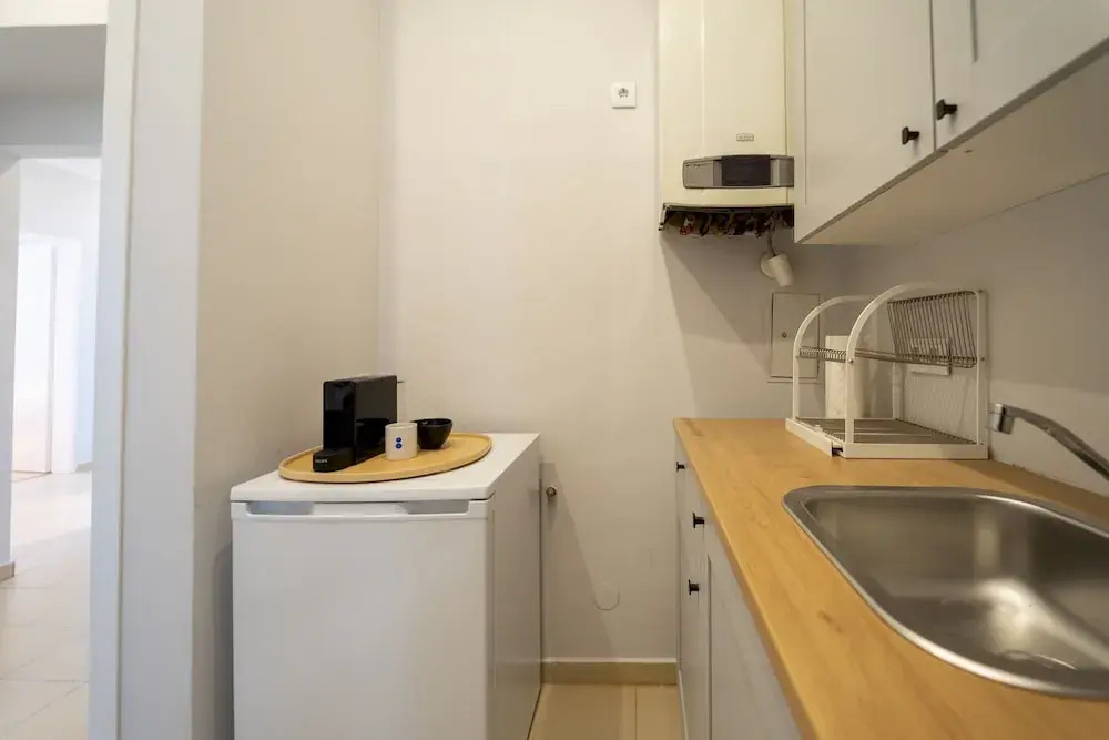 Beautiful and Sunny 2bdr Apartment