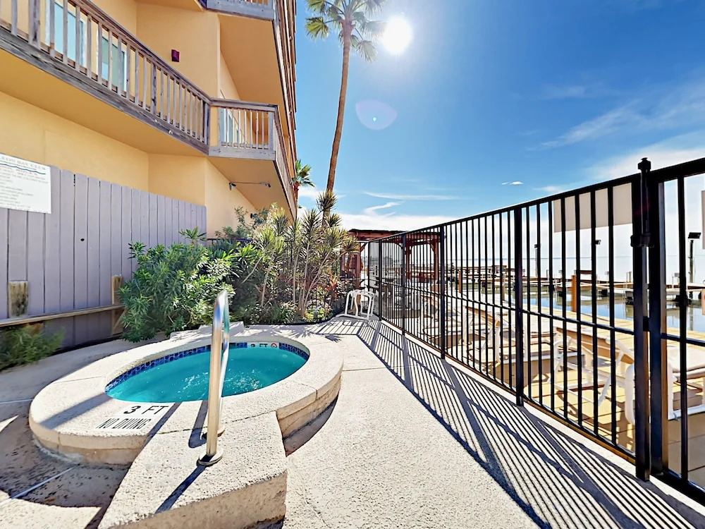 Laguna #305 - 2 Br Condo