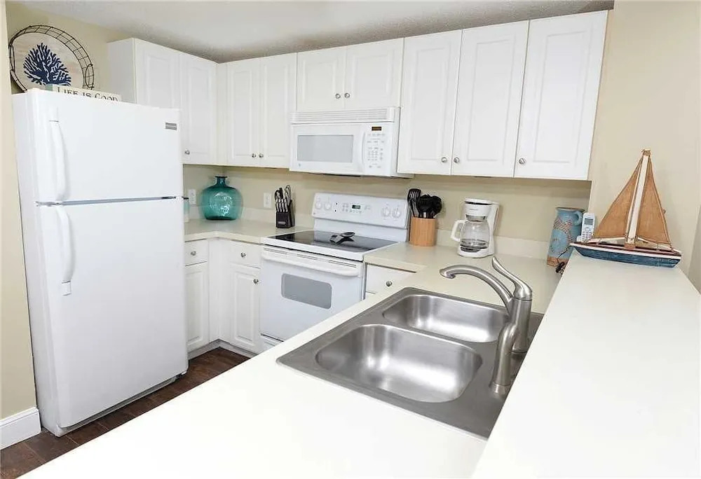 Majestic 1803 West Tower I - Three Bedroom Condo