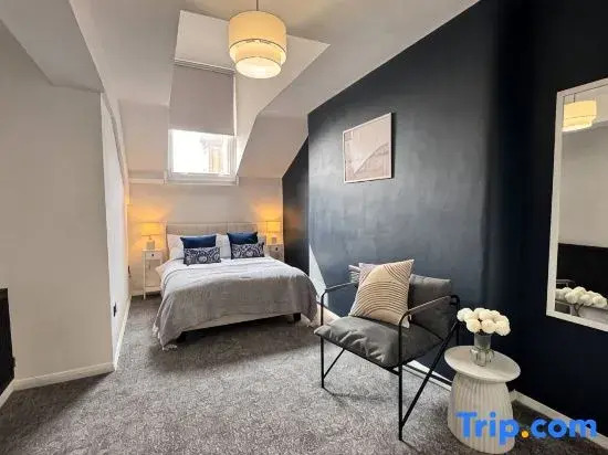 City Retreat on Queen Street