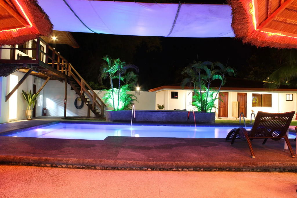 Parrot Resort Moalboal