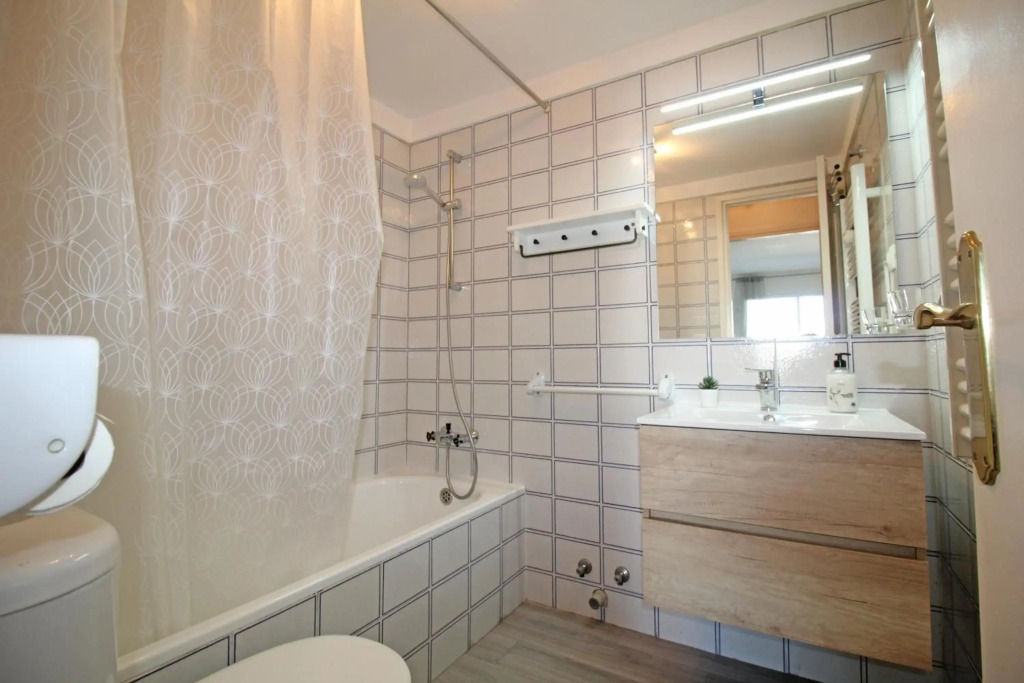BASIC COMFORT Estudio Pattaya 0156