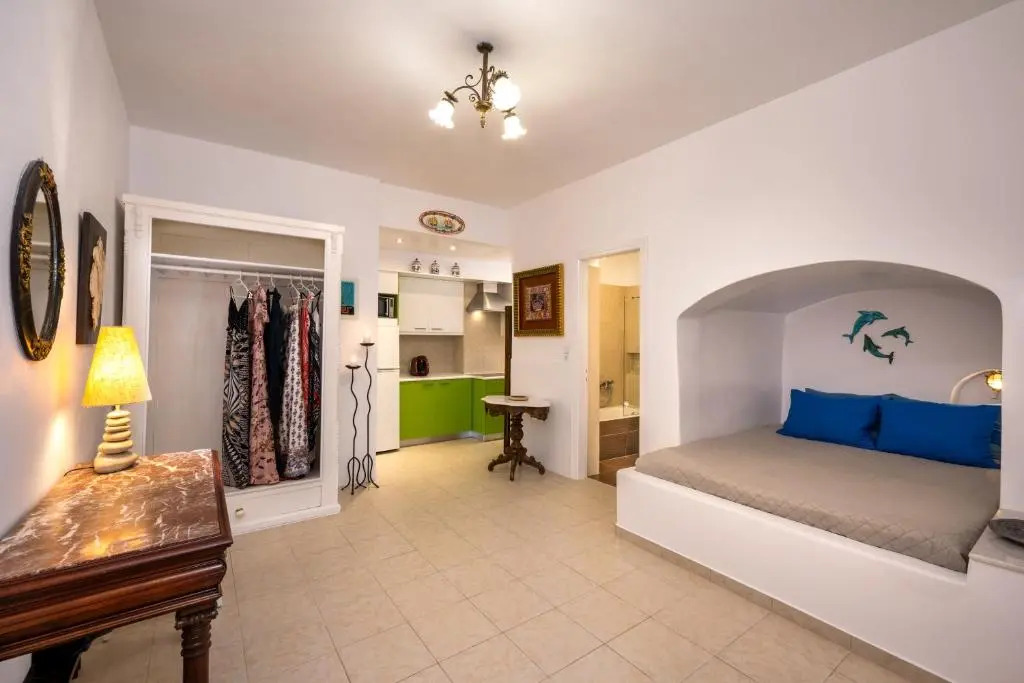 Moschatos Beach House
