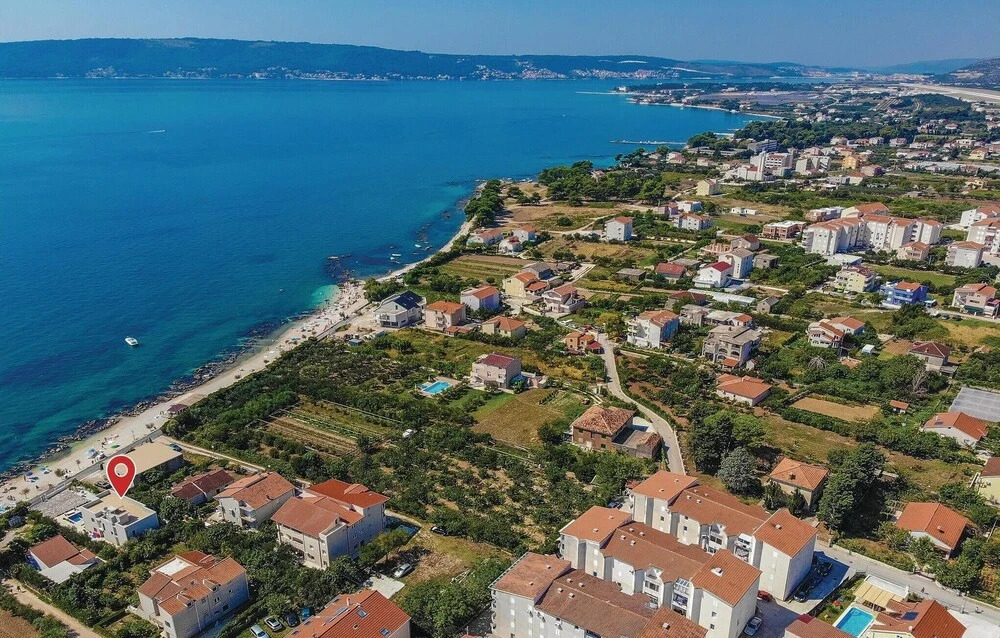 Five-Bedroom Holiday Home In Kastel Stafilic