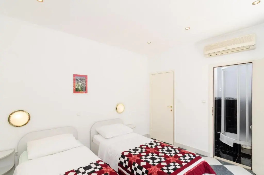 Wisteria Apartment