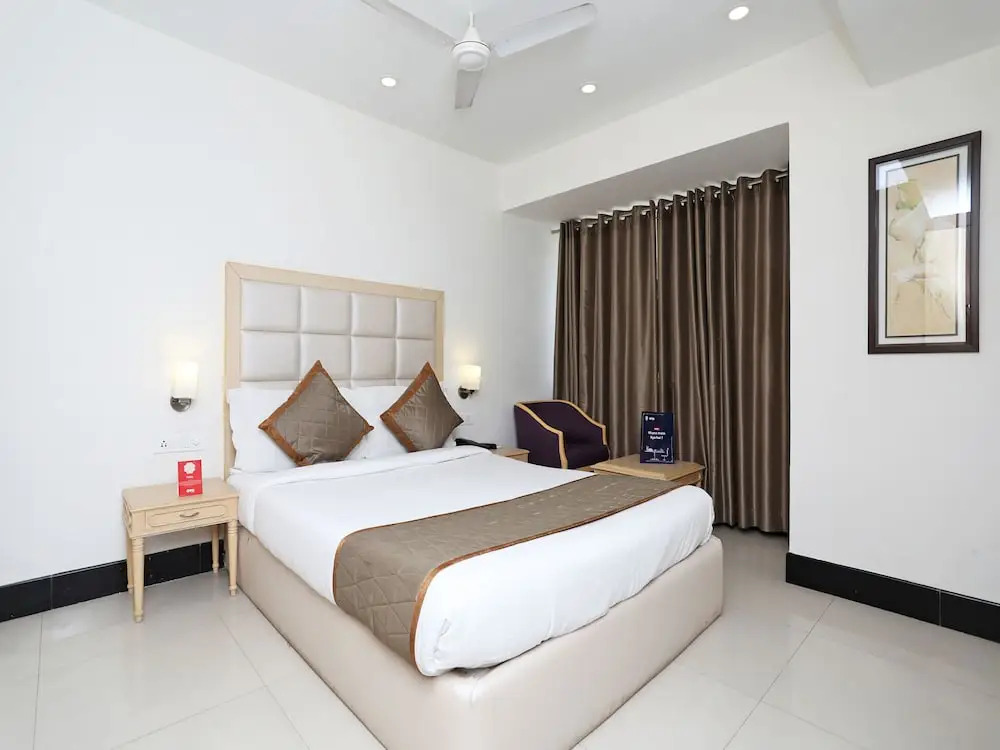 OYO 9769 Hotel Chanakya Inn
