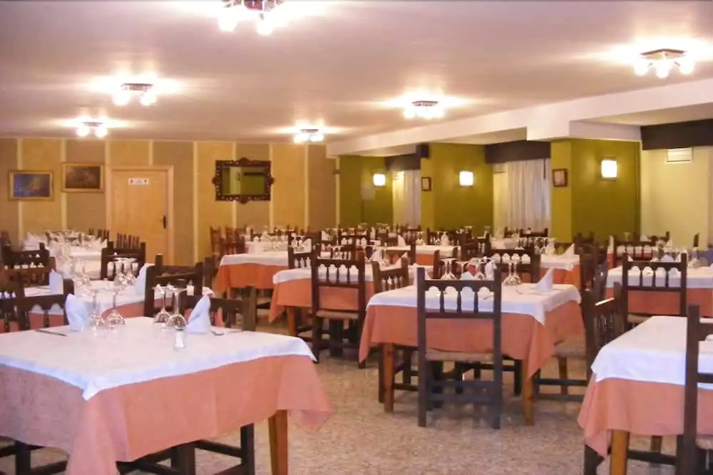 Mesón De Salinas