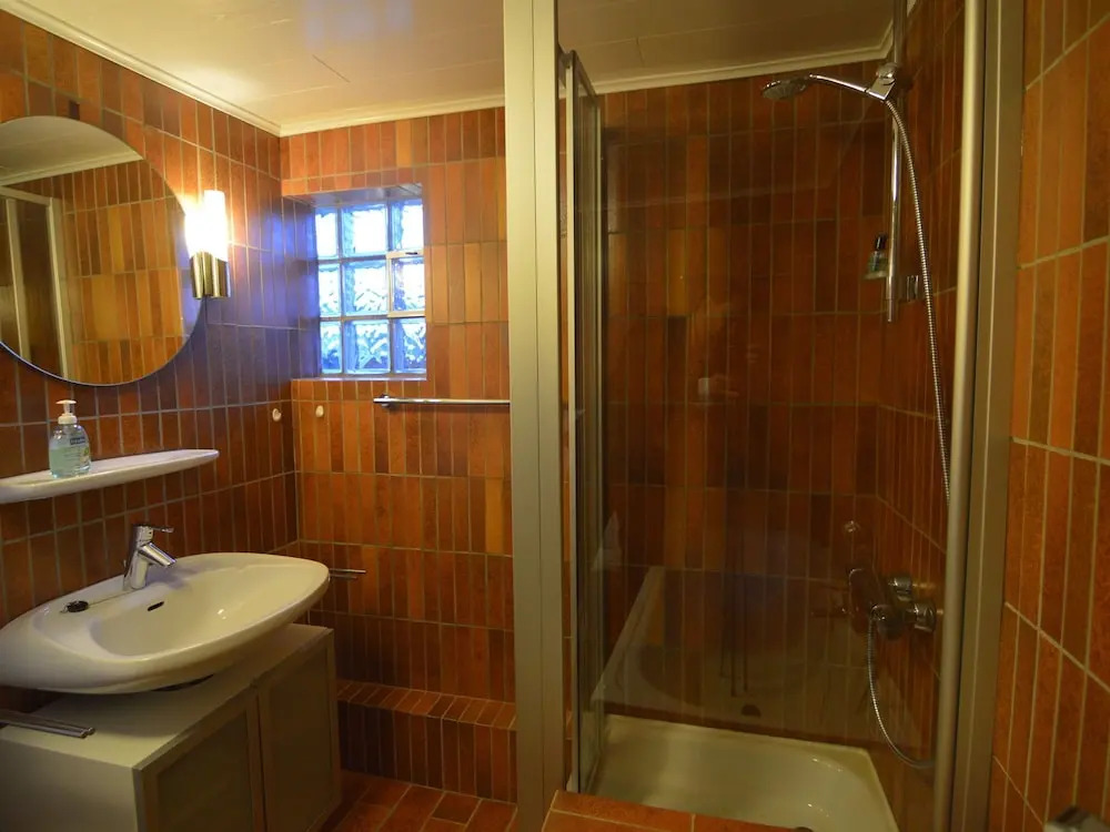Ruhiges, gemütliches Ferienhaus mit großem Garten