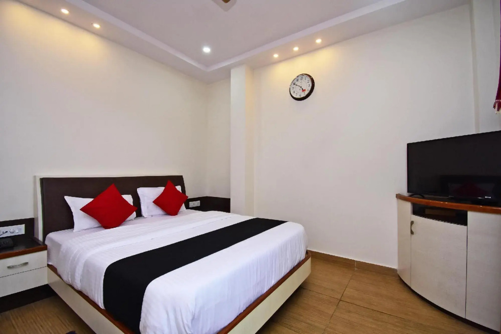 Hotel Greenland Towers by OYO Rooms