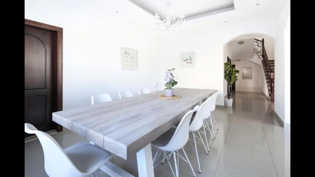 Hometown Apartments - Incredible 4 Bedroom plus maidsroom Villa
