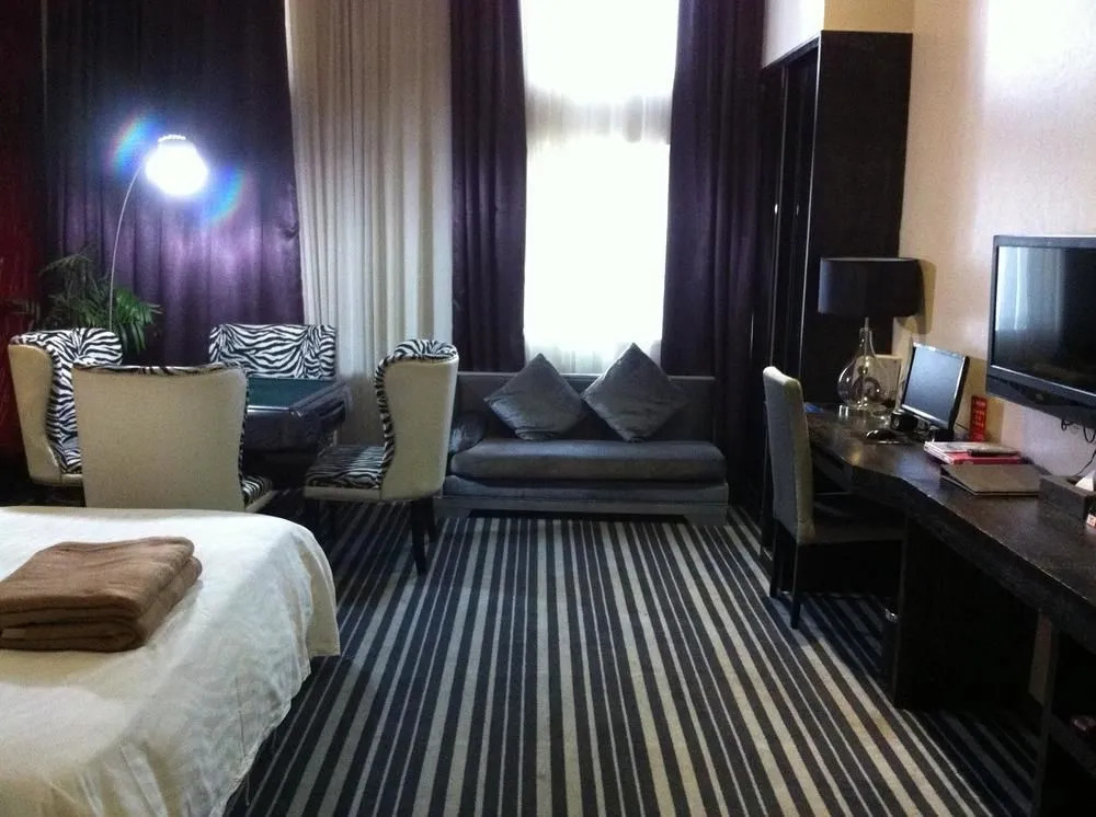 Mayford Hotel