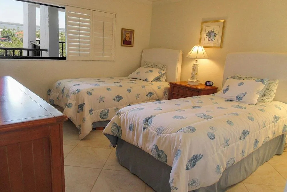 Sunset Condo #805 2 Bedrooms 2 Bathrooms Condo