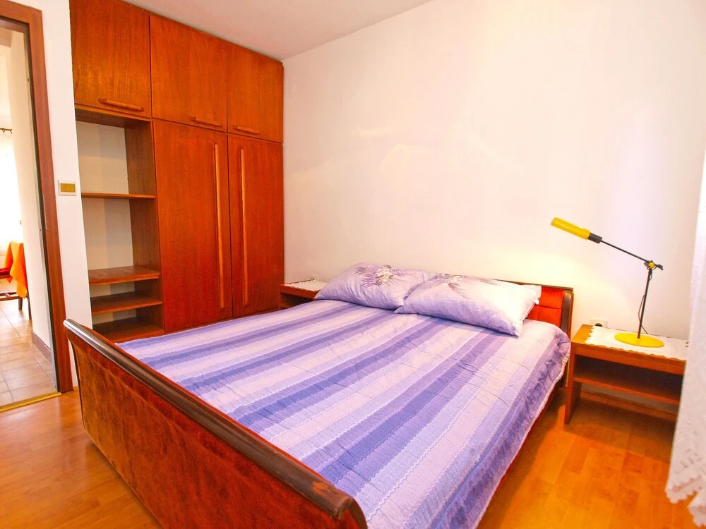 Apartments Biskupije 940