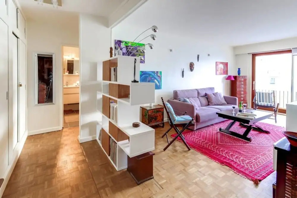 Spacious Apartment Near Exhibition Park