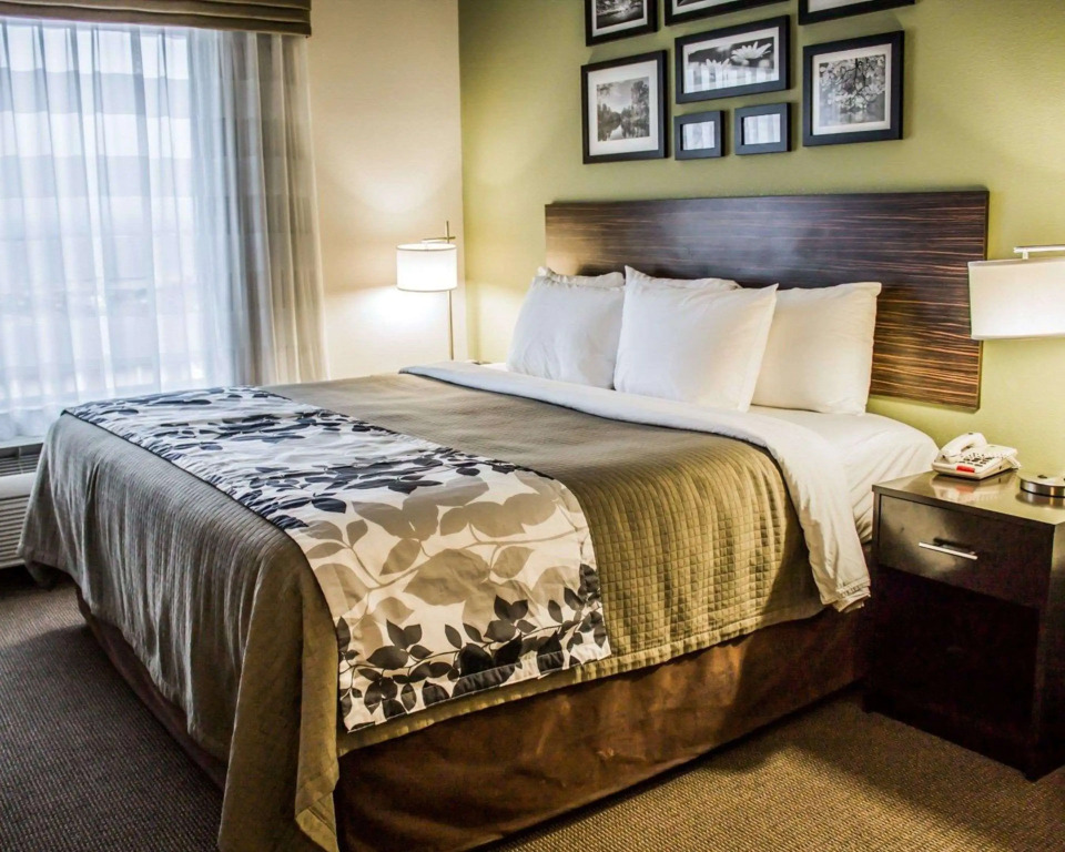 Express Inn & Suites
