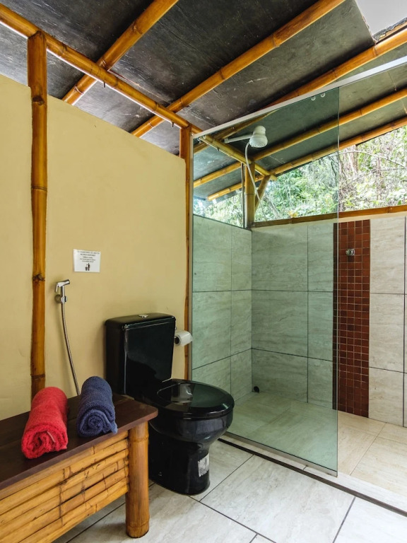 Universo Pol Bamboo Hostel