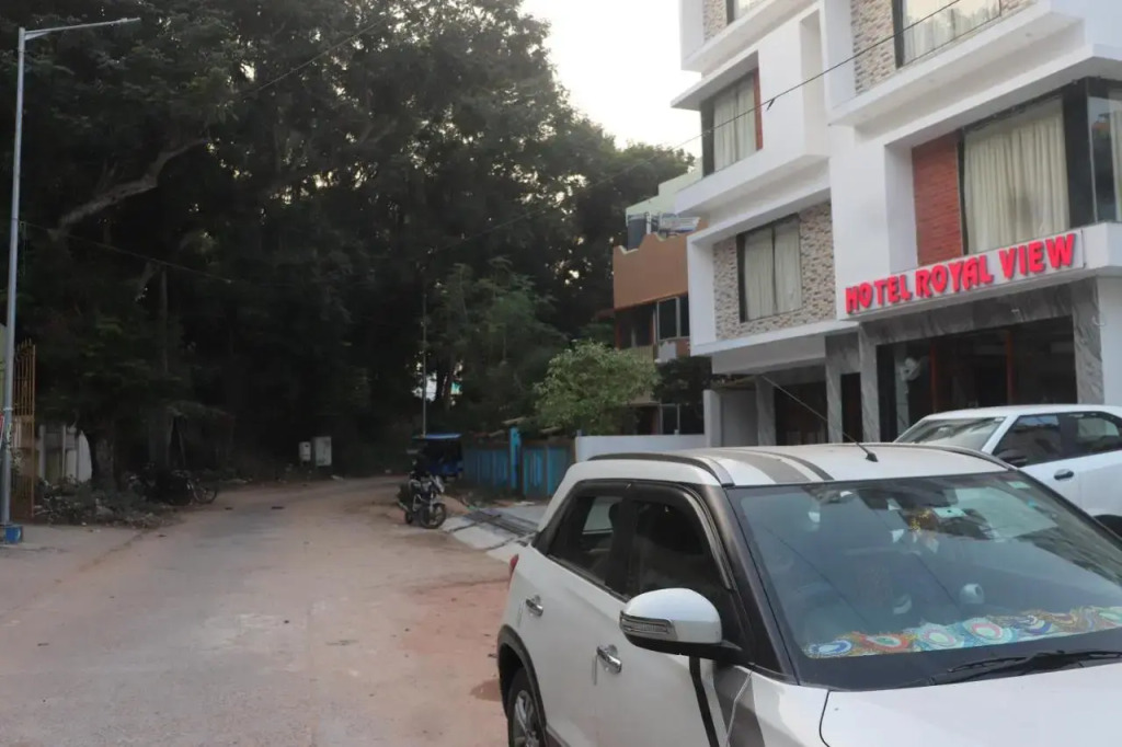 Goroomgo Royal View Digha