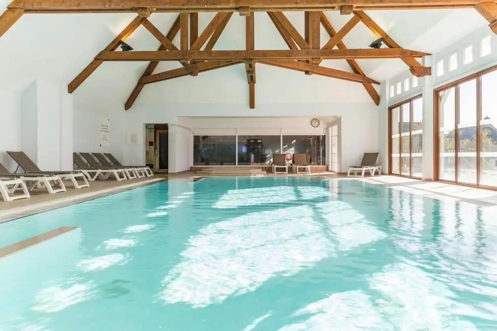 Holiday Home in Residence Le Green Beach, Port-en-besssin-huppain