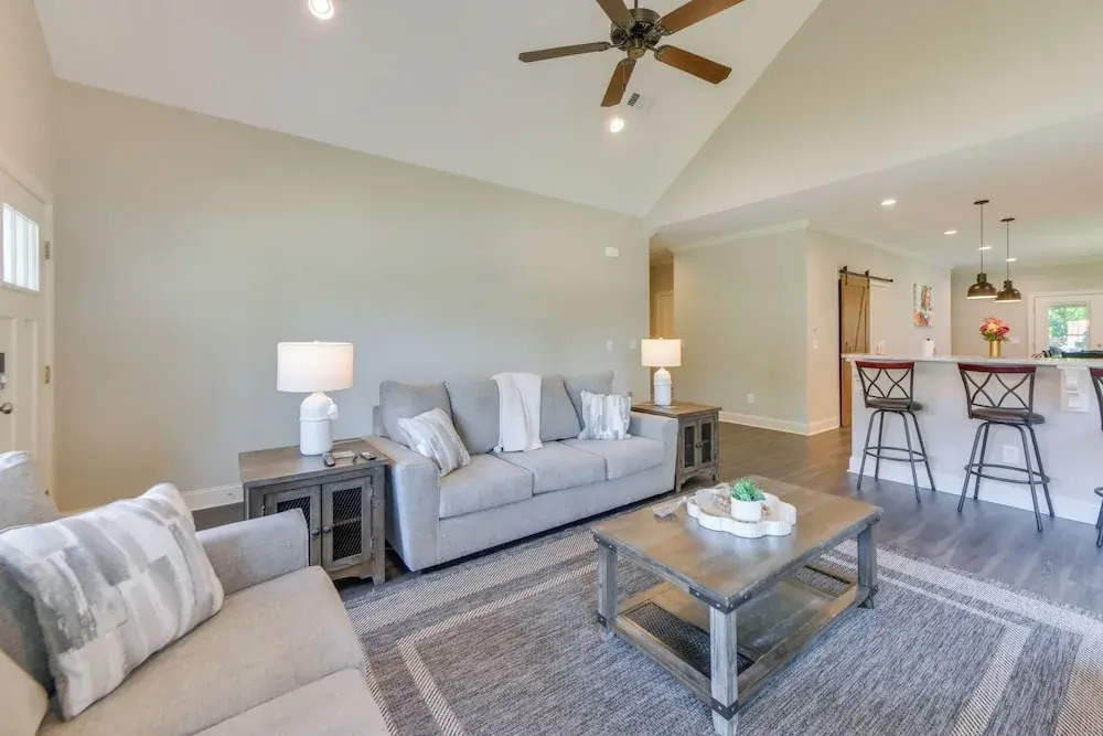 3 Mi to Campus: Auburn Home w/ Deck + Fire Pit