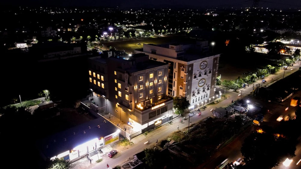 V Five Hotel