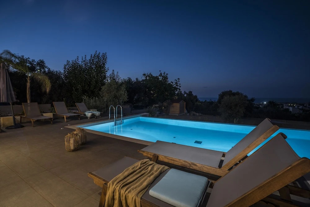 AA Luxury Villas