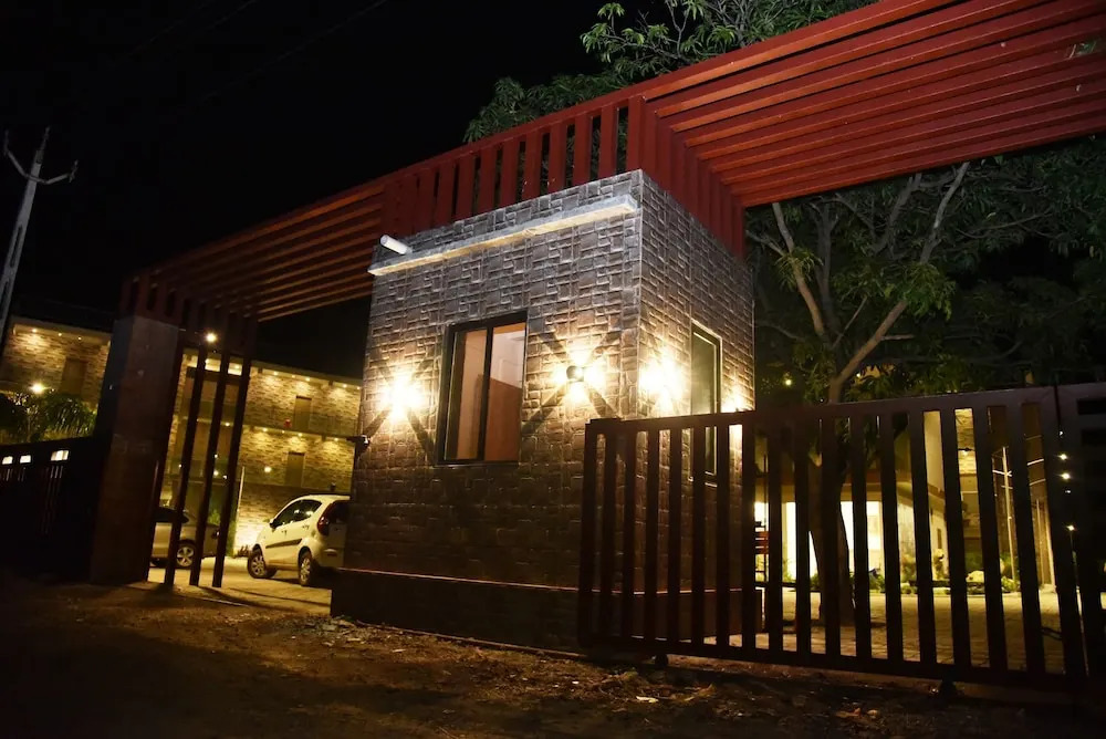 Carina Retreat Resort