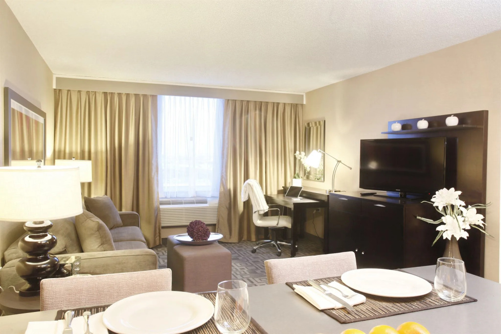 Pomeroy Hotel & Conference Centre