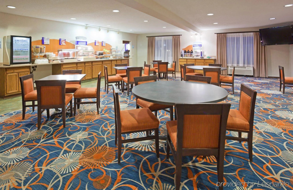 Spark by Hilton La Crosse Onalaska
